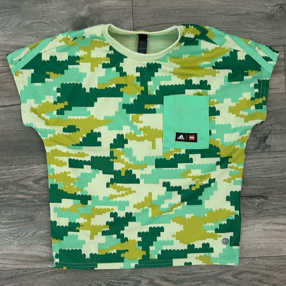 Adidas legos green active shirt boys size 5 5t